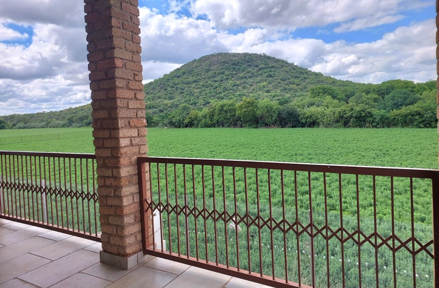 Commercial Property for Sale in Zoutpansdrift North West